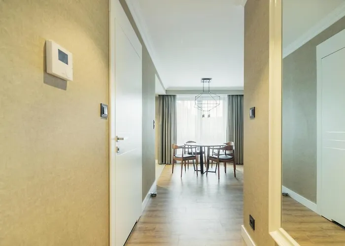 Grand - Prestigious Victoria 아파트 *