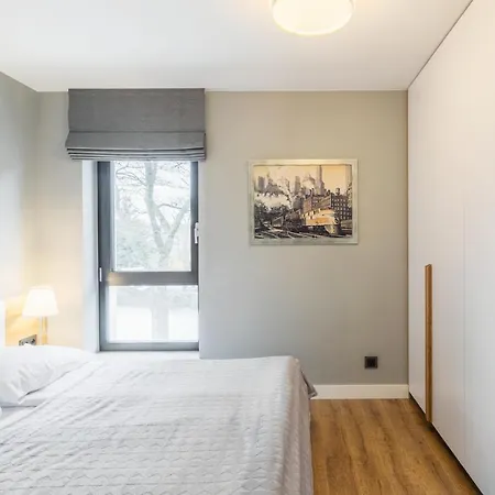 Grand - Prestigious Victoria Apartment